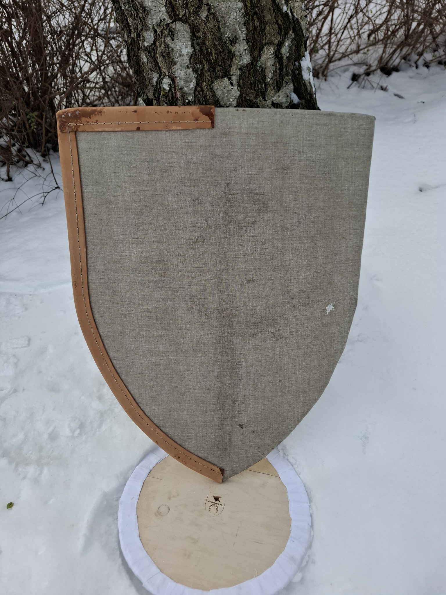 image from Tarcza wzór 1 obita w połowie włoską skórą